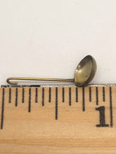 Load image into Gallery viewer, Dollhouse Miniature ~ 1:24 Scale, Metal Hanging Rack for Kitchenware
