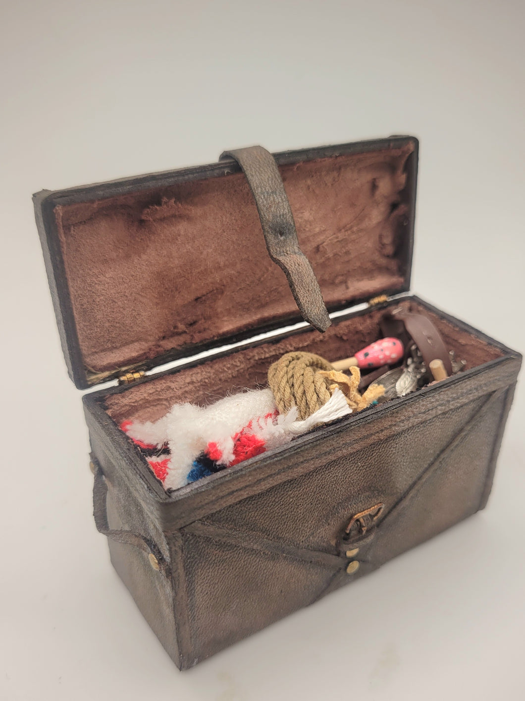 Dollhouse Miniature ~ 1:12 Scale, Leather Chest with Southwest Accessories Inside