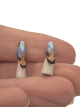 Load image into Gallery viewer, Ron Benson – Porcelain Pair of Birds on Stands
