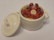 Load image into Gallery viewer, Crabs in Pot with Lemon
