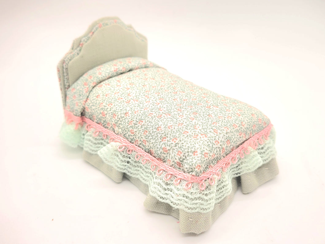 Dollhouse Miniature ~ 1:24 Scale, Green Floral Bed with Lace Detailing