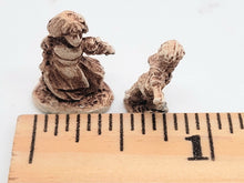 Load image into Gallery viewer, Dollhouse Miniature ~ 1:24 Scale, 2pc Set of Little Figurines
