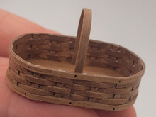Load image into Gallery viewer, Al Chandronnait – Oval Woven Basket with Handle
