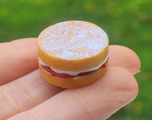 Load image into Gallery viewer, Victoria Vanilla Sponge Cake
