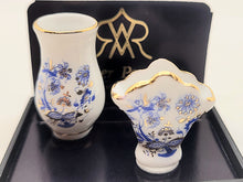 Load image into Gallery viewer, Dollhouse Miniature ~ 1:12 Scale, Blue Pattern Flower Vases Set by Reutter Porcelain
