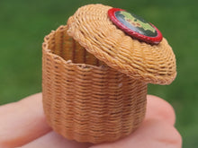 Load image into Gallery viewer, Holly Woven Basket
