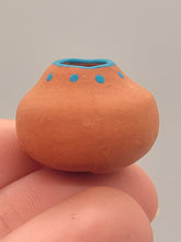 Load image into Gallery viewer, Dollhouse Miniature ~ 1:12 Scale, 5pc Handpainted Pottery
