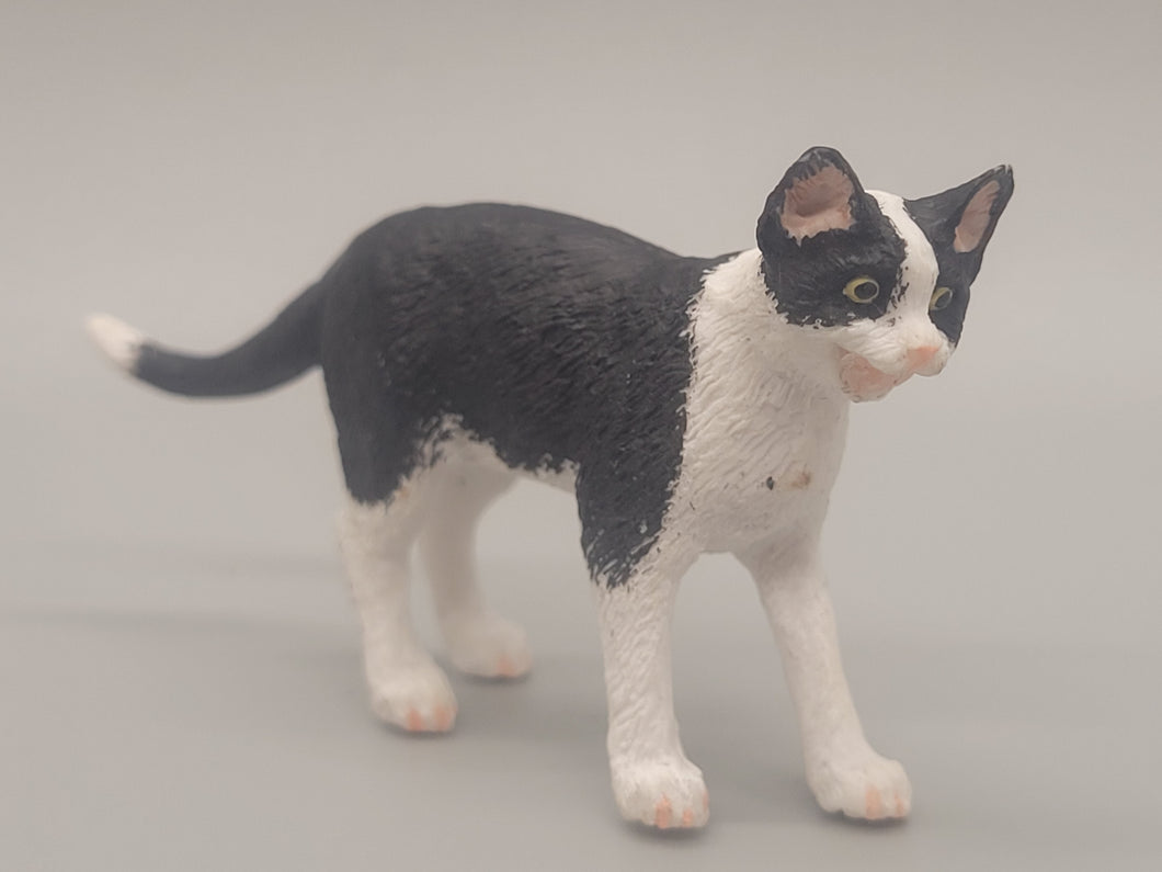 Resin Tuxedo Cat Meowing