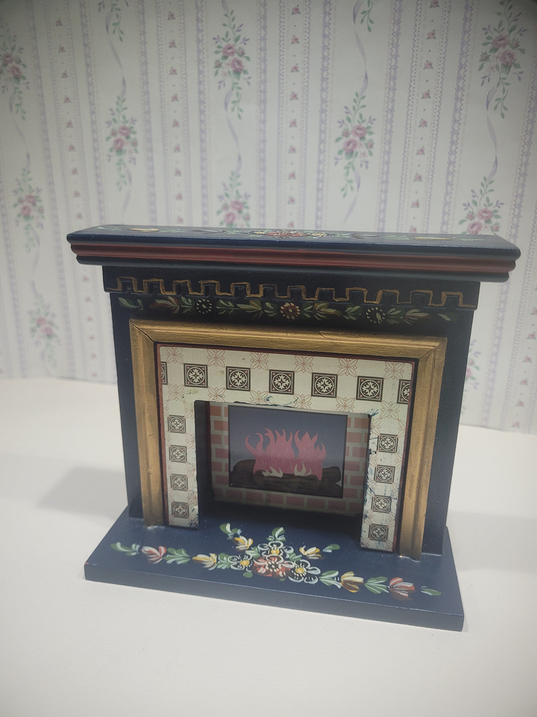 Fireplace w/ Removable Interior - Hindeloopen