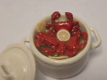 Load image into Gallery viewer, Crabs in Pot with Lemon
