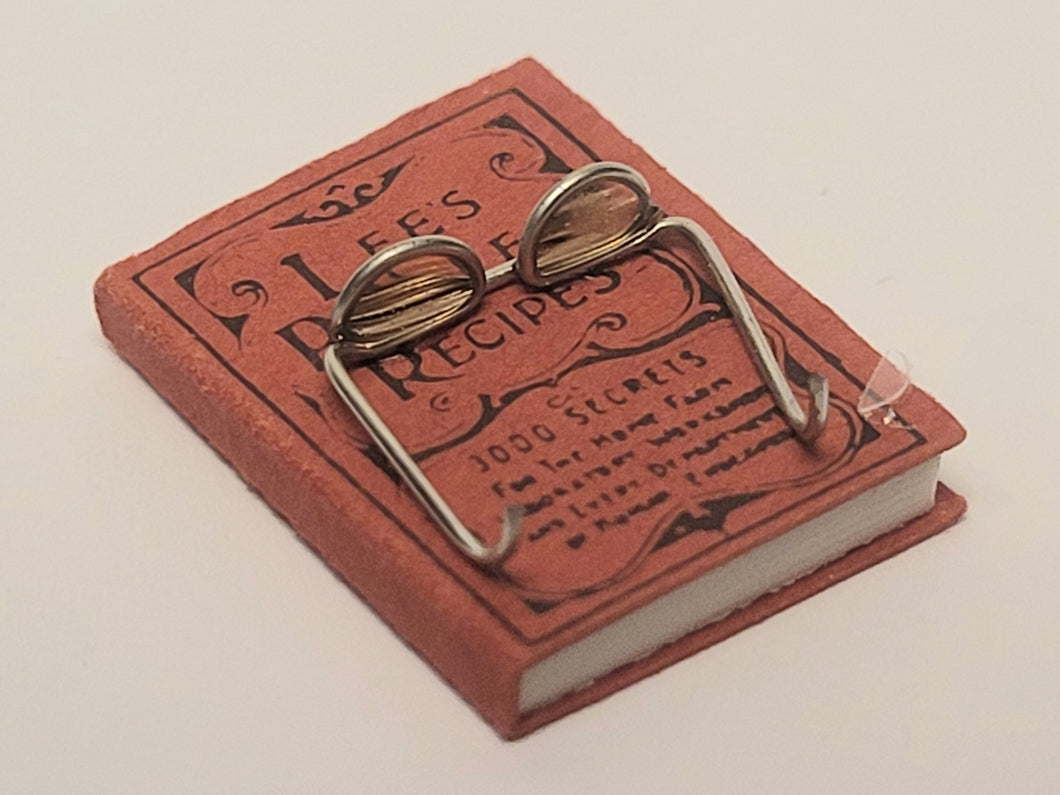 Book With Glasses 'Lee's Priceless Recipes' - IGMA Artisan Al Chandronnait