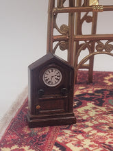 Load image into Gallery viewer, Easel &amp; Rug Set
