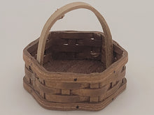 Load image into Gallery viewer, Al Chandronnait – Hexagon Basket with Handle
