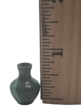 Load image into Gallery viewer, Tom Frey – Green Swirled Vase Handmade
