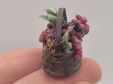 Load image into Gallery viewer, ☆SALE☆Hope Elliot Grape Basket in Al Chandronnait Basket
