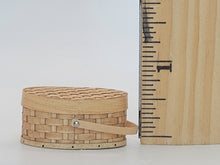 Load image into Gallery viewer, Al Chandronnait – Woven Basket with Handle &amp; Removable Lid
