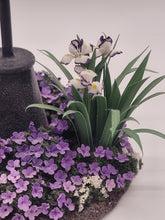 Load image into Gallery viewer, Light Post with Iris &amp; Impatiens
