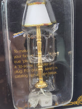 Load image into Gallery viewer, Dollhouse Miniature ~ 1/2&quot; Scale, Golden Lamp with White Shade by Cir-Kit
