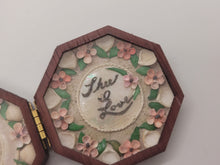 Load image into Gallery viewer, 1½&quot; Sailor&#39;s Valentine - &quot;Thee I Love&quot; with Hearts, Flowers, and Shells – by Pam Friend

