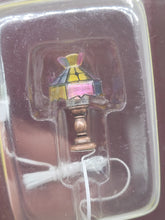 Load image into Gallery viewer, Dollhouse Miniature ~ ½&quot; Scale, Stained Glass Lamp 12 Volt by Houseworks
