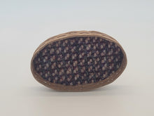 Load image into Gallery viewer, Al Chandronnait – Pet Bed with Basket

