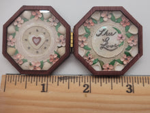 Load image into Gallery viewer, 1½&quot; Sailor&#39;s Valentine - &quot;Thee I Love&quot; with Hearts, Flowers, and Shells – by Pam Friend

