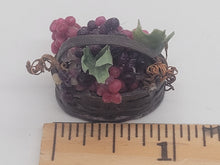 Load image into Gallery viewer, ☆SALE☆Hope Elliot Grape Basket in Al Chandronnait Basket

