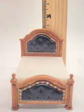 Load image into Gallery viewer, Dollhouse Miniature ~ 1:24 Scale, Oak and Leather Bed with White Mattress
