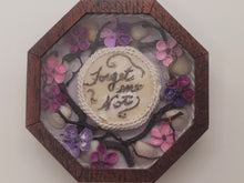 Load image into Gallery viewer, 1½&quot; Sailor&#39;s Valentine &quot;Forget me Not&quot; with Pink &amp; Purple Flowers – by Pam Friend
