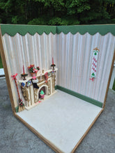 Load image into Gallery viewer, Corner Christmas Roombox Diorama *Pre-Owned*
