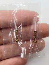 Load image into Gallery viewer, Dollhouse Miniature ~ ¼&quot; Scale, 2pc D. Anne Ruff Lamp Kit
