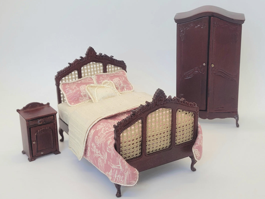 Dollhouse Miniature ~ 1:24 Scale, Taylor Jade Bed and Bespaq Wardrobe 3pc Bedroom Set
