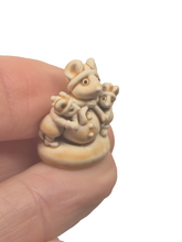 Load image into Gallery viewer, Zadar – Unpainted Metal Mice Making Mouse Snowman Figurine
