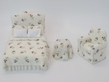 Load image into Gallery viewer, Handmade 3pc Cream &amp; Floral Bedroom Set
