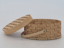 Load image into Gallery viewer, Al Chandronnait – Woven Basket with Handle &amp; Removable Lid
