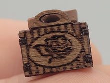 Load image into Gallery viewer, Dollhouse Miniatures ~ ½&quot; Scale Wooden Flower Pot Holder with 2 Pots
