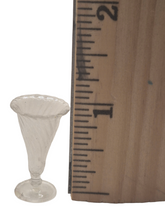 Load image into Gallery viewer, Glass Craft – Clear Vase with Inlaid Twist Design
