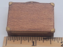 Load image into Gallery viewer, D. Pettit Artists Paint Box 1998
