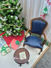 Load image into Gallery viewer, Corner Christmas Roombox Diorama *Pre-Owned*
