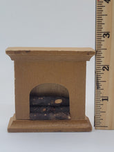 Load image into Gallery viewer, Dollhouse Miniature ~ 1/2&quot; Scale, Assorted Living Room Accessories Set - Fireplace, 2 Pillows, Small Christmas Wreath
