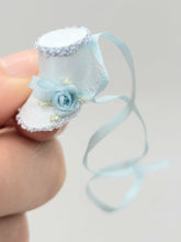 Load image into Gallery viewer, Dollhouse Miniature ~ 1/2&quot; Scale, Angled Blue Elegant Hat with Ribbons and Rose

