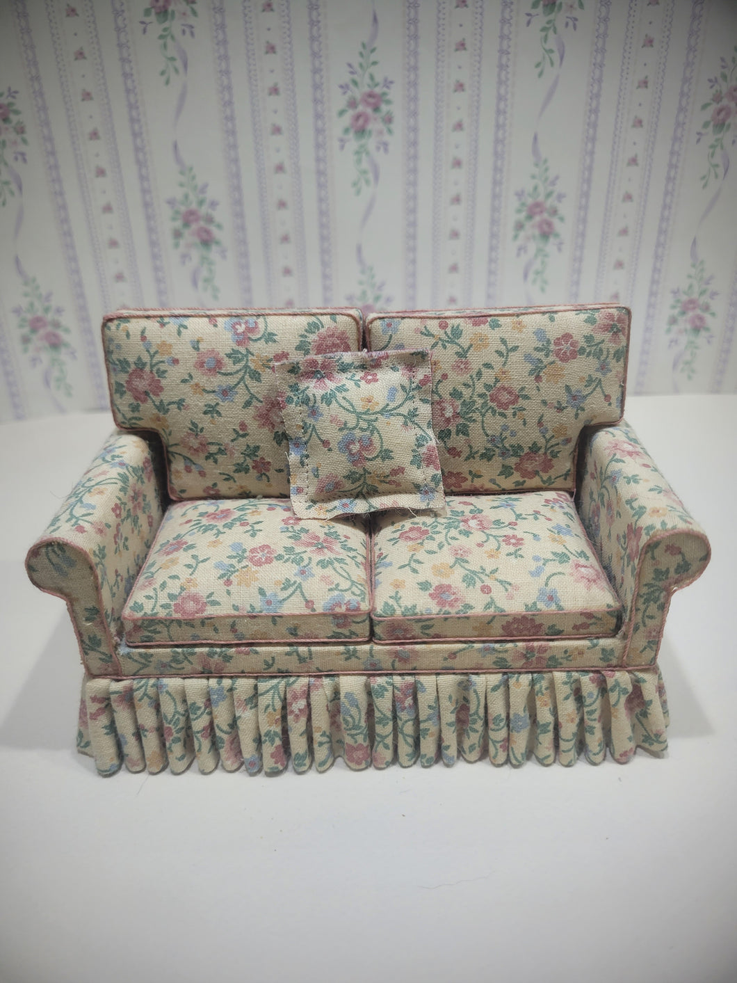 Faded Floral Sofa with 1 Pillow