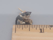 Load image into Gallery viewer, Resin 2 Kittens Playing
