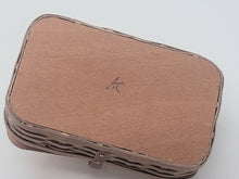 Load image into Gallery viewer, Al Chandronnait – Wooden Picnic Basket with Hinges
