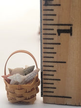 Load image into Gallery viewer, Dollhouse Miniature ~ 1:24 Scale, 2pc Set Shell Basket and  Wooden Crab Trap
