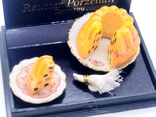 Load image into Gallery viewer, Dollhouse Miniature ~ Reutter Porcelain 3pc Fruitcake Set
