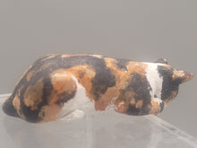 Load image into Gallery viewer, Resin Calico Cat Looking Off Ledge
