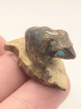 Load image into Gallery viewer, Zuni Fetish Carving Stone Animal on Arrowhead by Della Haloo
