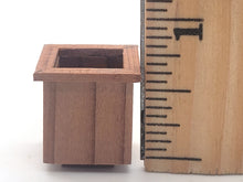 Load image into Gallery viewer, Dollhouse Miniature ~ 1:24 Scale, 3pc Square Planting Pots
