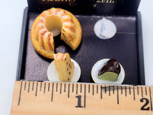 Load image into Gallery viewer, Dollhouse Miniature ~ 1:12 Scale, 3pc Cake Set by Reutter Porcelain
